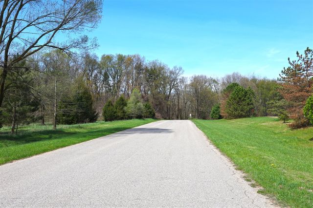29265 Misty Pines Street, Dowagiac, MI 49047