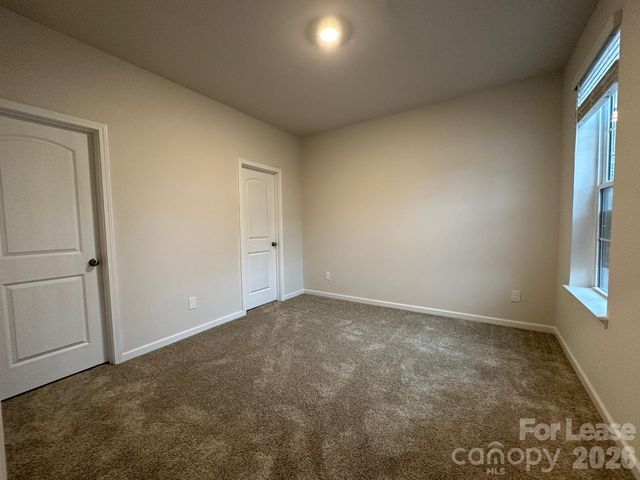 10008 Hemmingway Place, Charlotte, NC 28227