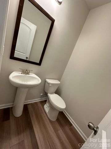 10008 Hemmingway Place, Charlotte, NC 28227