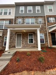 10008 Hemmingway Place, Charlotte, NC 28227