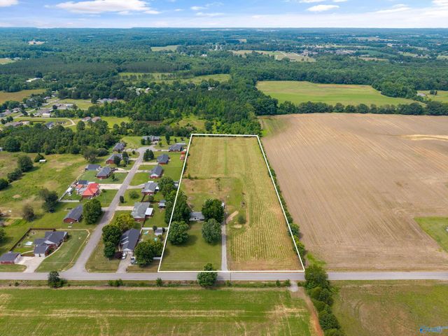 555 Opp Reynolds Road, Hazel Green, AL 35750