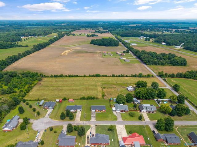 555 Opp Reynolds Road, Hazel Green, AL 35750