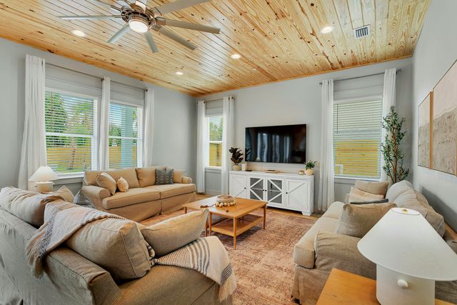 4575 Luke Avenue, Destin, FL 32541