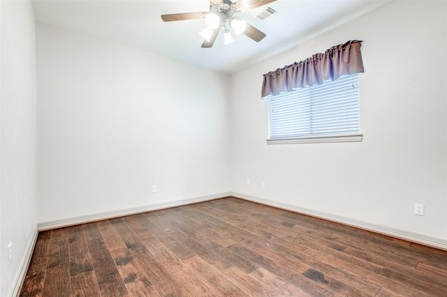 13661 Lakeside Place Drive, Willis, TX 77318