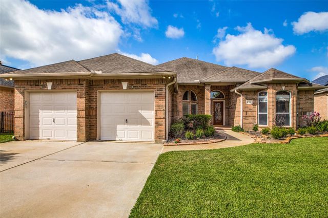 13661 Lakeside Place Drive, Willis, TX 77318