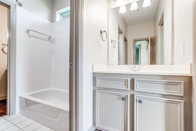 13661 Lakeside Place Drive, Willis, TX 77318