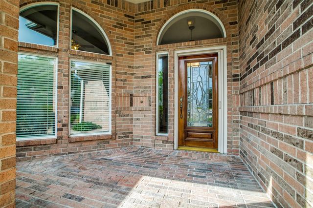 13661 Lakeside Place Drive, Willis, TX 77318