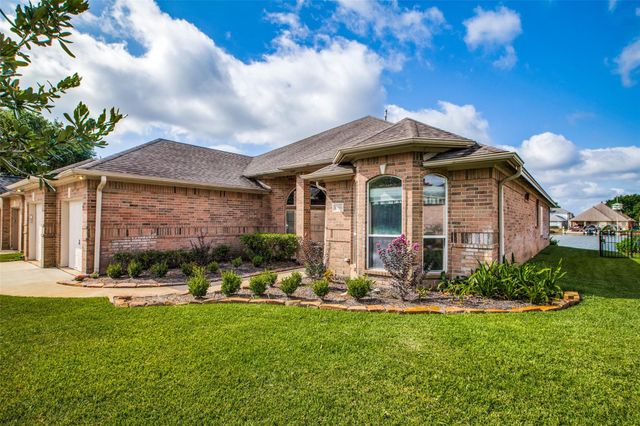 13661 Lakeside Place Drive, Willis, TX 77318