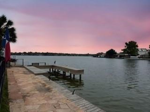 13661 Lakeside Place Drive, Willis, TX 77318