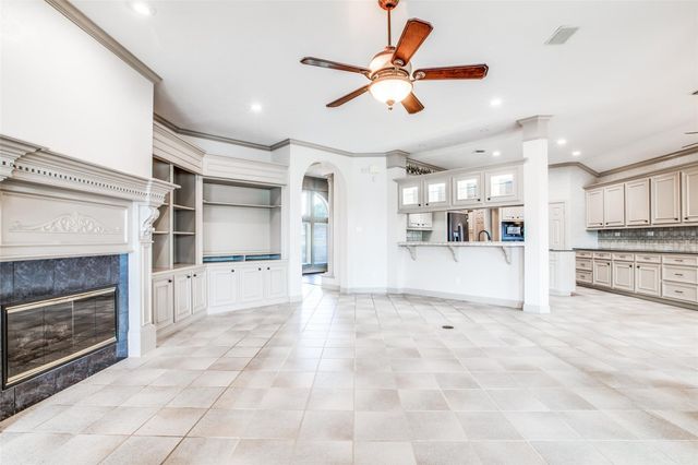 13661 Lakeside Place Drive, Willis, TX 77318