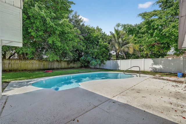 770 SE Hollahan Ave, Port St. Lucie, FL 34983