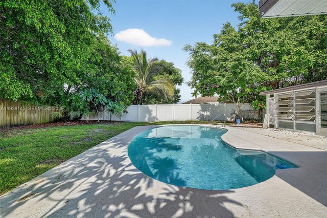 770 SE Hollahan Ave, Port St. Lucie, FL 34983