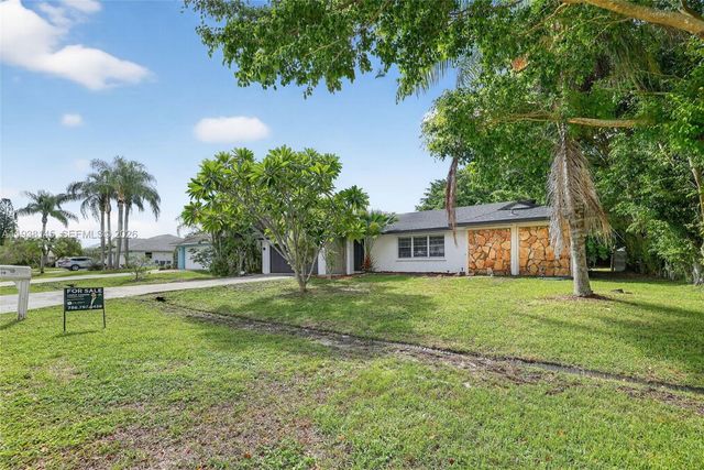 770 SE Hollahan Ave, Port St. Lucie, FL 34983