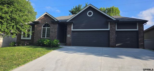 19921 Farnam Street, Omaha, NE 68022