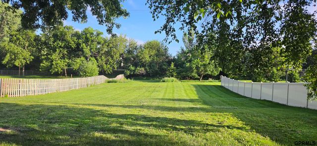 19921 Farnam Street, Omaha, NE 68022