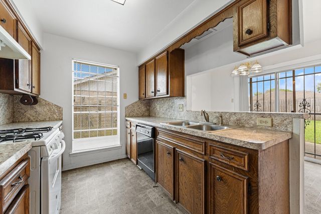 2006 Deerhurst Lane, Houston, TX 77088