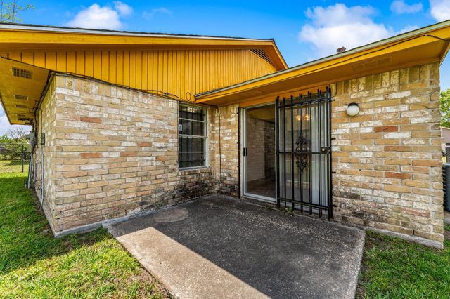 2006 Deerhurst Lane, Houston, TX 77088