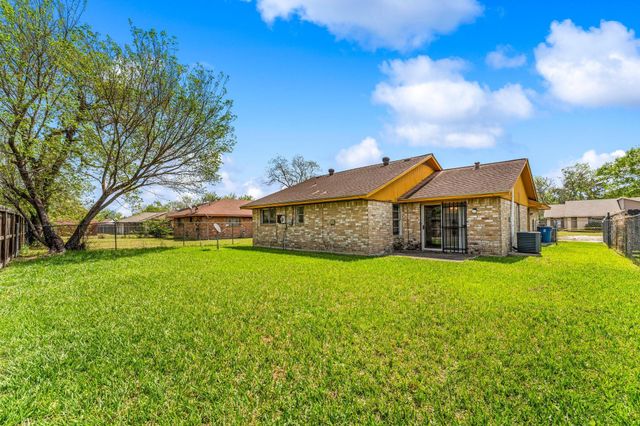 2006 Deerhurst Lane, Houston, TX 77088