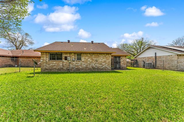 2006 Deerhurst Lane, Houston, TX 77088