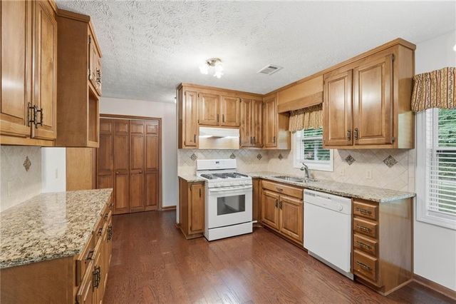 4920 Mccoy Circle, Cumming, GA 30040