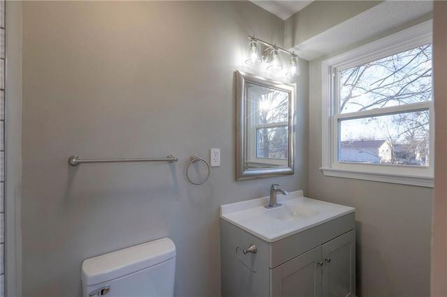 18303 E 7th Street N, Independence, MO 64056