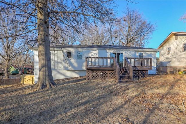 18303 E 7th Street N, Independence, MO 64056