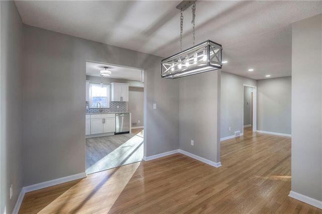 18303 E 7th Street N, Independence, MO 64056