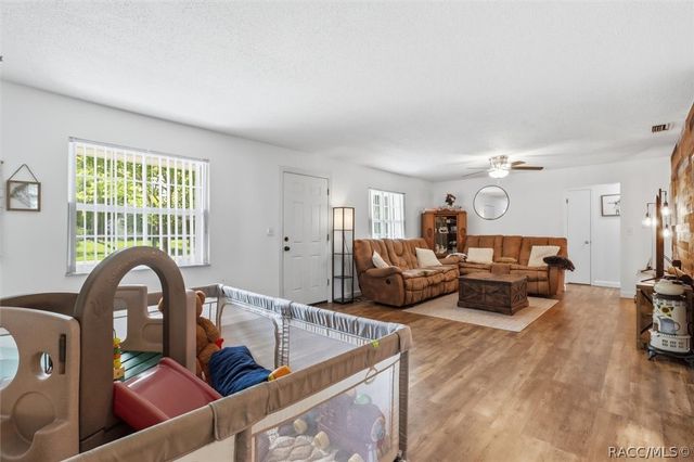 420 S Hibiscus Avenue, Crystal River, FL 34429