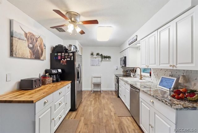 420 S Hibiscus Avenue, Crystal River, FL 34429