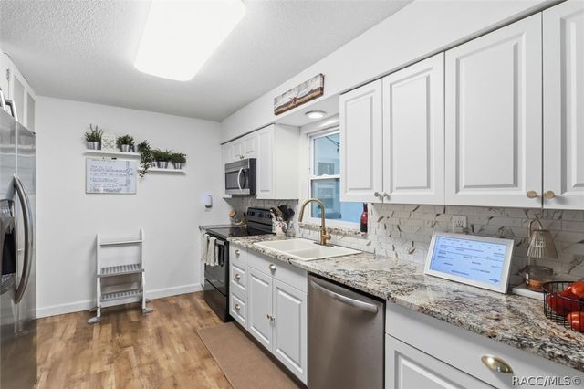 420 S Hibiscus Avenue, Crystal River, FL 34429