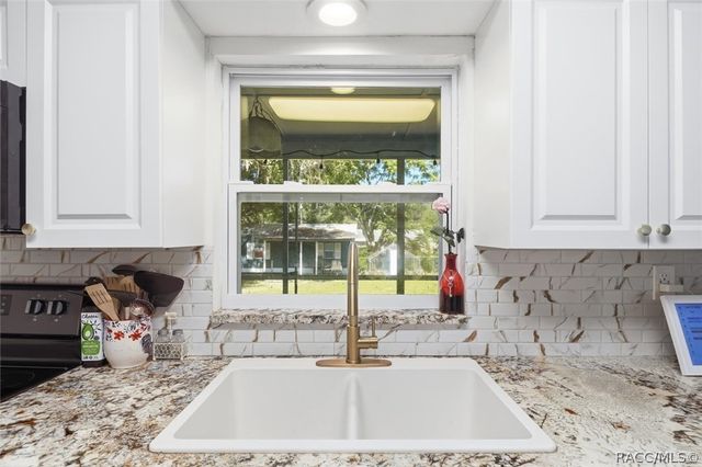 420 S Hibiscus Avenue, Crystal River, FL 34429