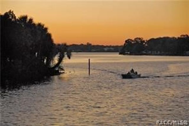 420 S Hibiscus Avenue, Crystal River, FL 34429