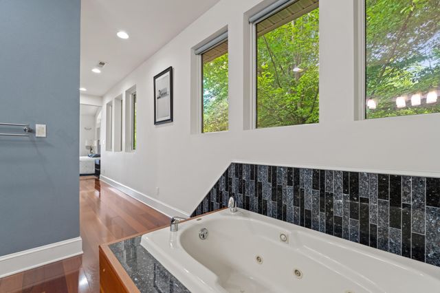 174 Virginia Key TRL, Union Hall, VA 24176