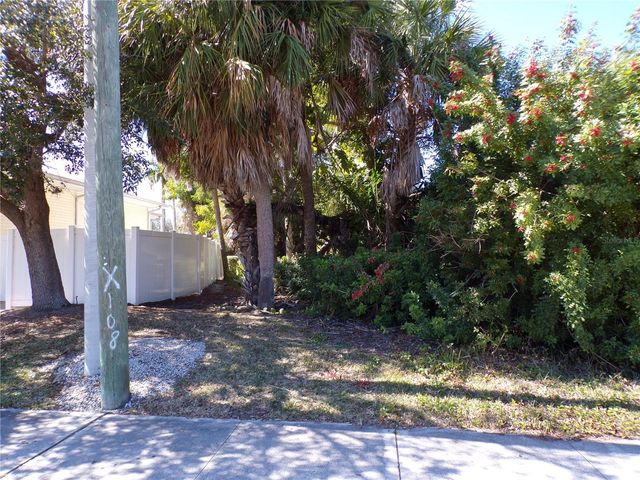 711 COOPER STREET, Punta Gorda, FL 33950