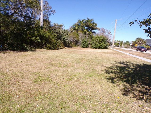 711 COOPER STREET, Punta Gorda, FL 33950