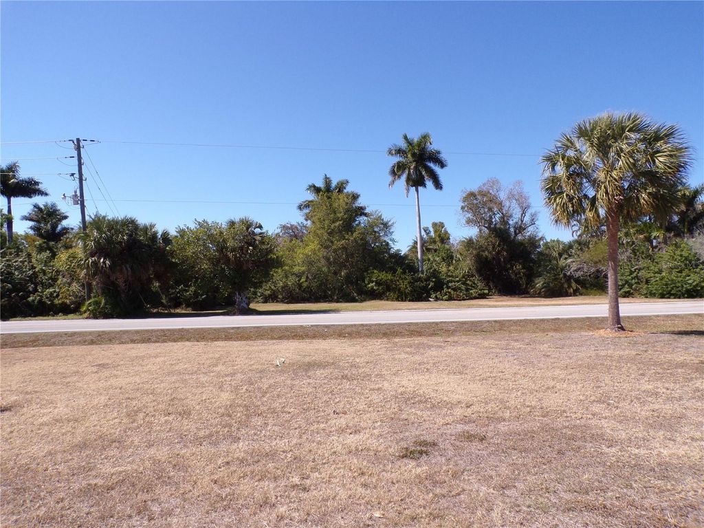 711 COOPER STREET, Punta Gorda, FL 33950