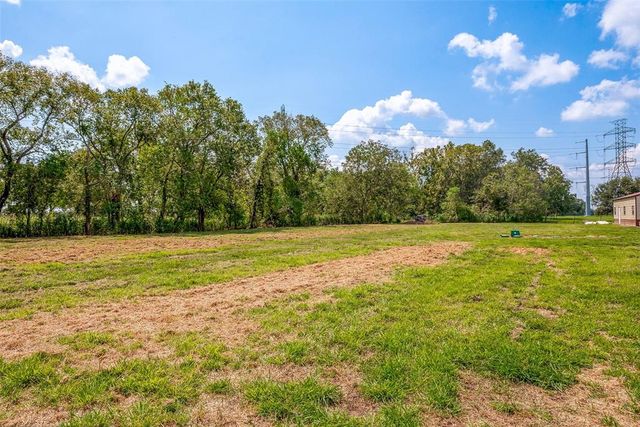 2080 Avenue J Street, Boling, TX 77420