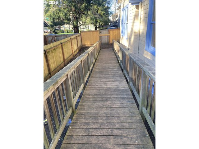 470 W BROADWAY, Eugene, OR 97401