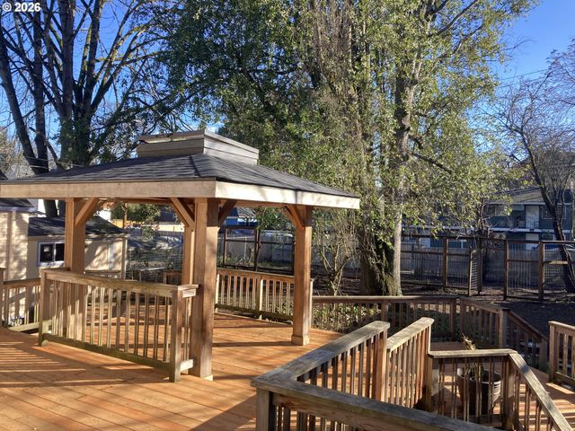 470 W BROADWAY, Eugene, OR 97401