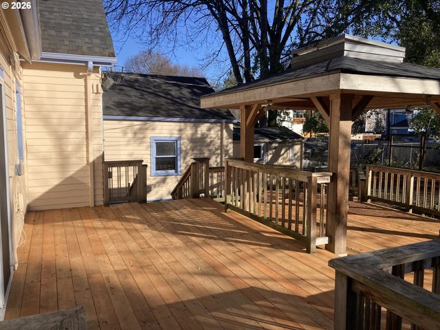 470 W BROADWAY, Eugene, OR 97401