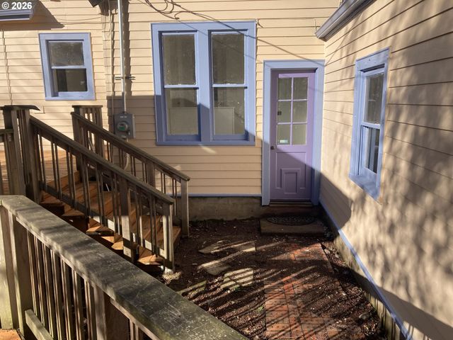 470 W BROADWAY, Eugene, OR 97401