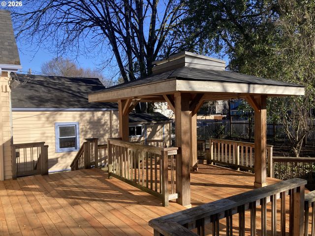 470 W BROADWAY, Eugene, OR 97401