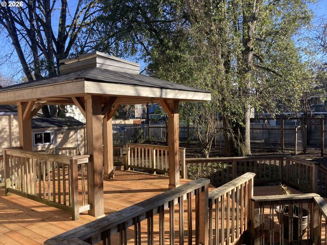 470 W BROADWAY, Eugene, OR 97401