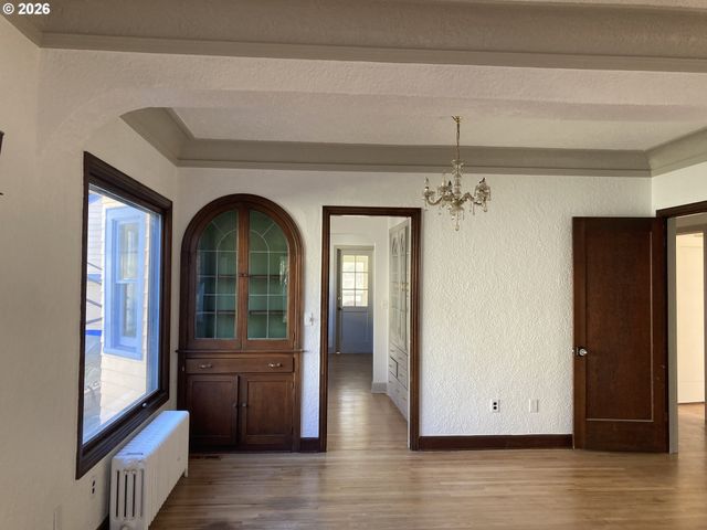 470 W BROADWAY, Eugene, OR 97401