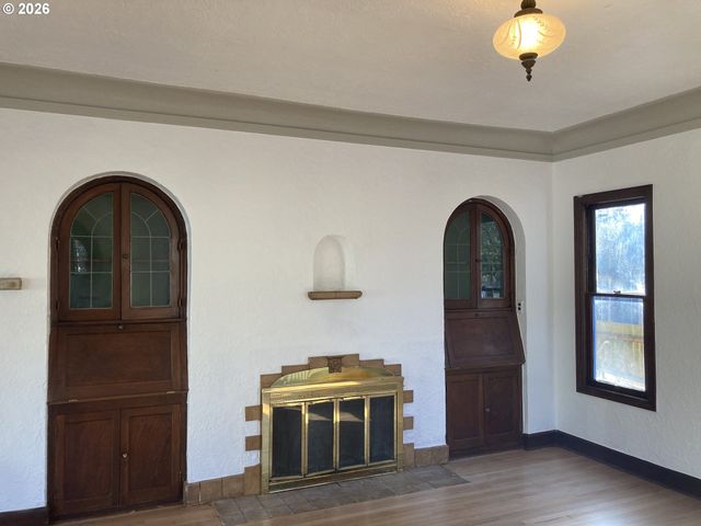 470 W BROADWAY, Eugene, OR 97401