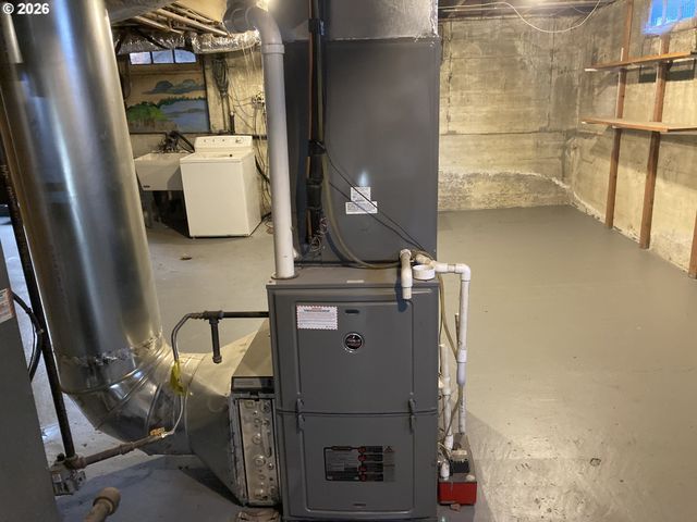 470 W BROADWAY, Eugene, OR 97401