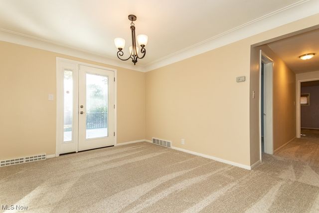 5831 Alberta Drive, Lyndhurst, OH 44124