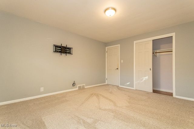 5831 Alberta Drive, Lyndhurst, OH 44124