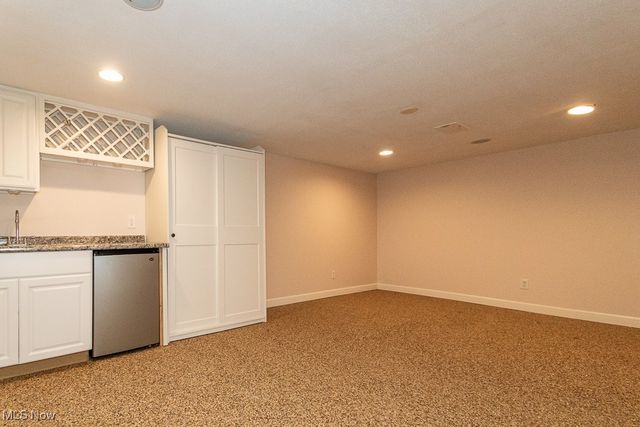 5831 Alberta Drive, Lyndhurst, OH 44124