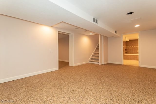 5831 Alberta Drive, Lyndhurst, OH 44124